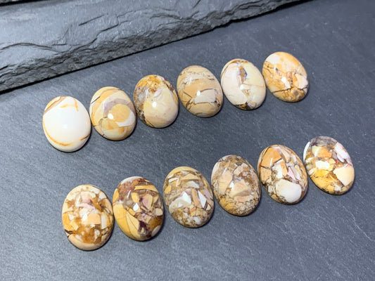 Brecciated Mookaite oval 16x22mm cabochon - Calibrated cabochons