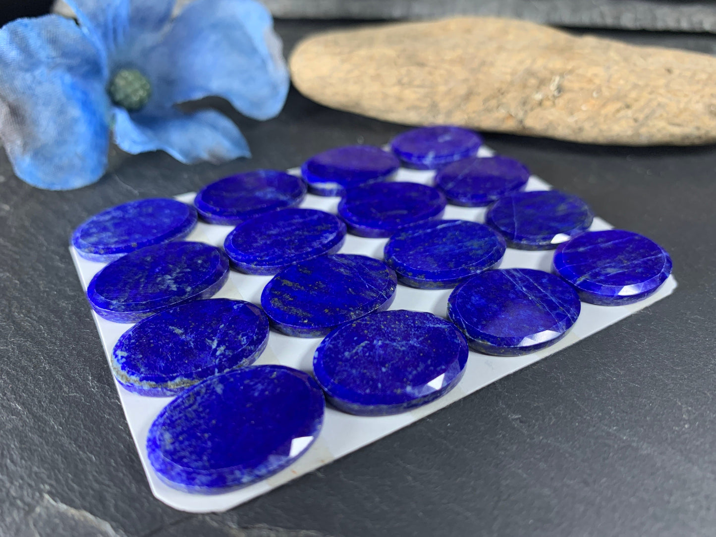 Flat Lapis Lazuli oval 15x20mm cabochon with faceted edge - calibrated cabochons