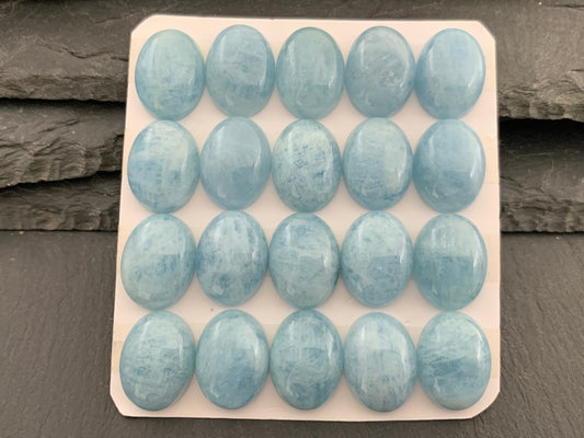 Aquamarine oval 12x16mm cabochon - Calibrated cabochons