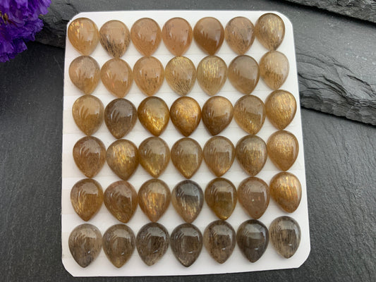 Goldsand Sunstone pear 8x10mm cabochon - Calibrated cabochons