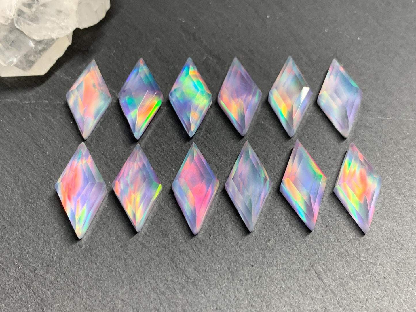 Faceted Aurora Opal rhombus 10x20mm cabochon - Doublet cabochons - man made Opal - Pink cabochon