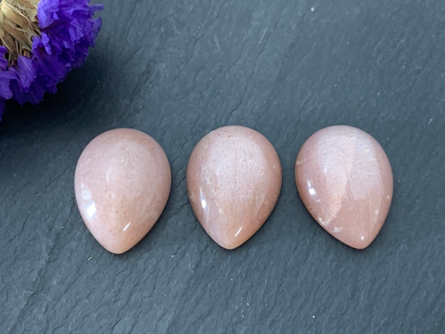 Pink Moonstone pear 15x20mm cabochon - Calibrated cabochons