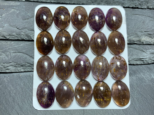Amethyst Cacoxenite oval 13x18mm Cabochon - Calibrated cabochons