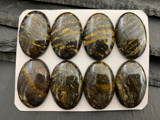Tiger Iron oval 20x30mm cabochon - Calibrated cabochons