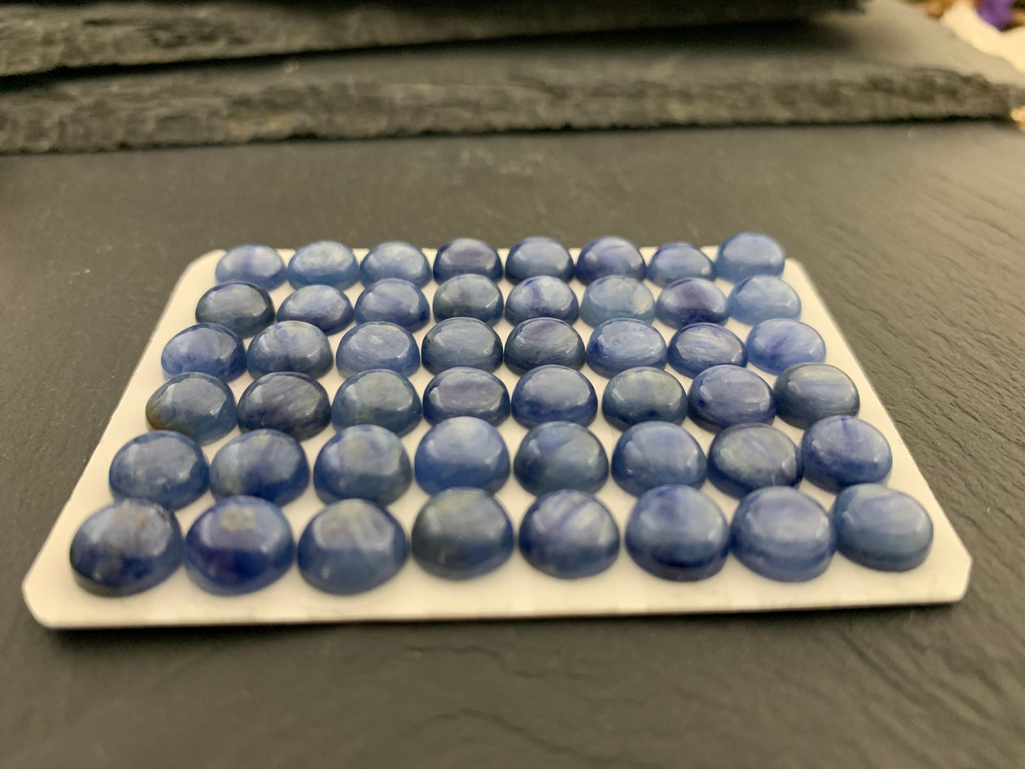 Kyanite round 8mm cabochon - Calibrated cabochons