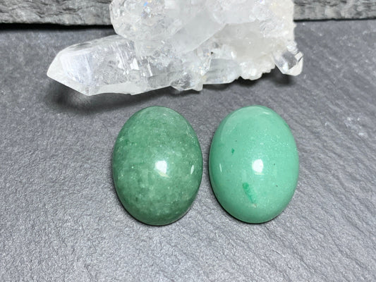 Green Aventurine oval 15x20mm cabochon - Calibrated cabochons
