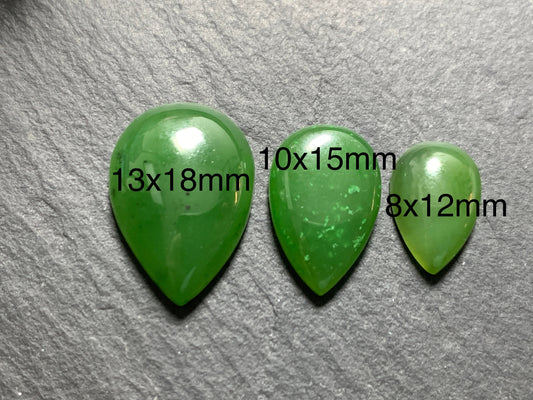 Nephrite pear 15-18mm long Cabochon - Calibrated cabochons