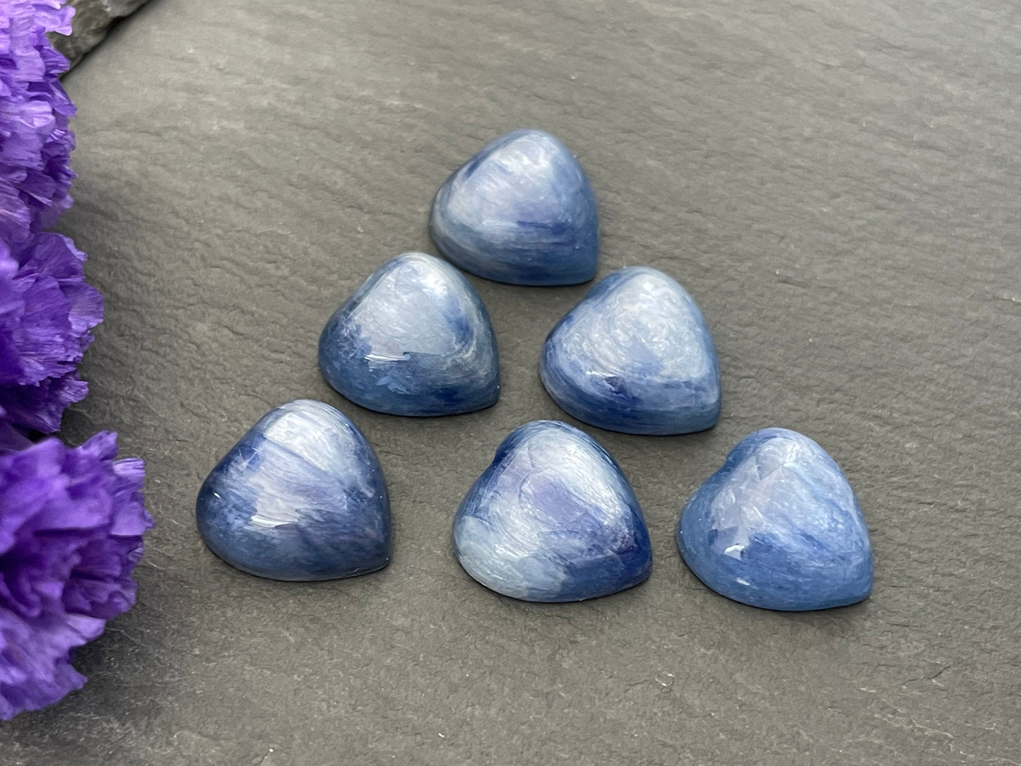 Kyanite heart 12x12mm Cabochon