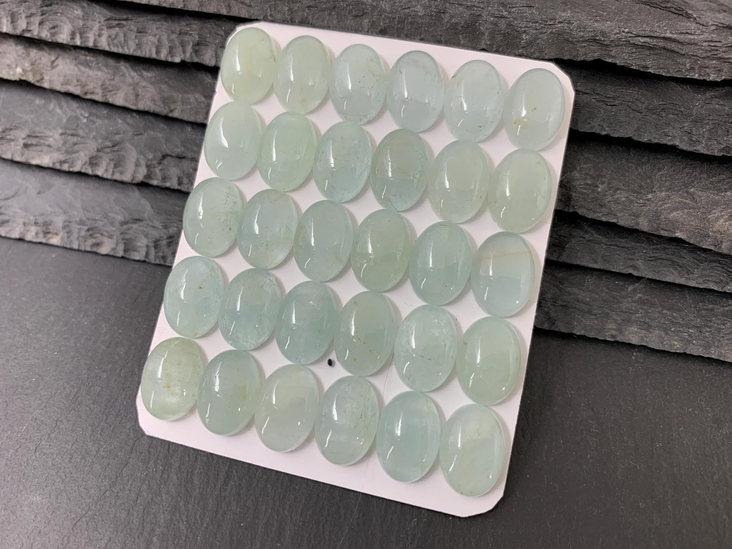 Aquamarine oval 10x14mm cabochon - Calibrated cabochons