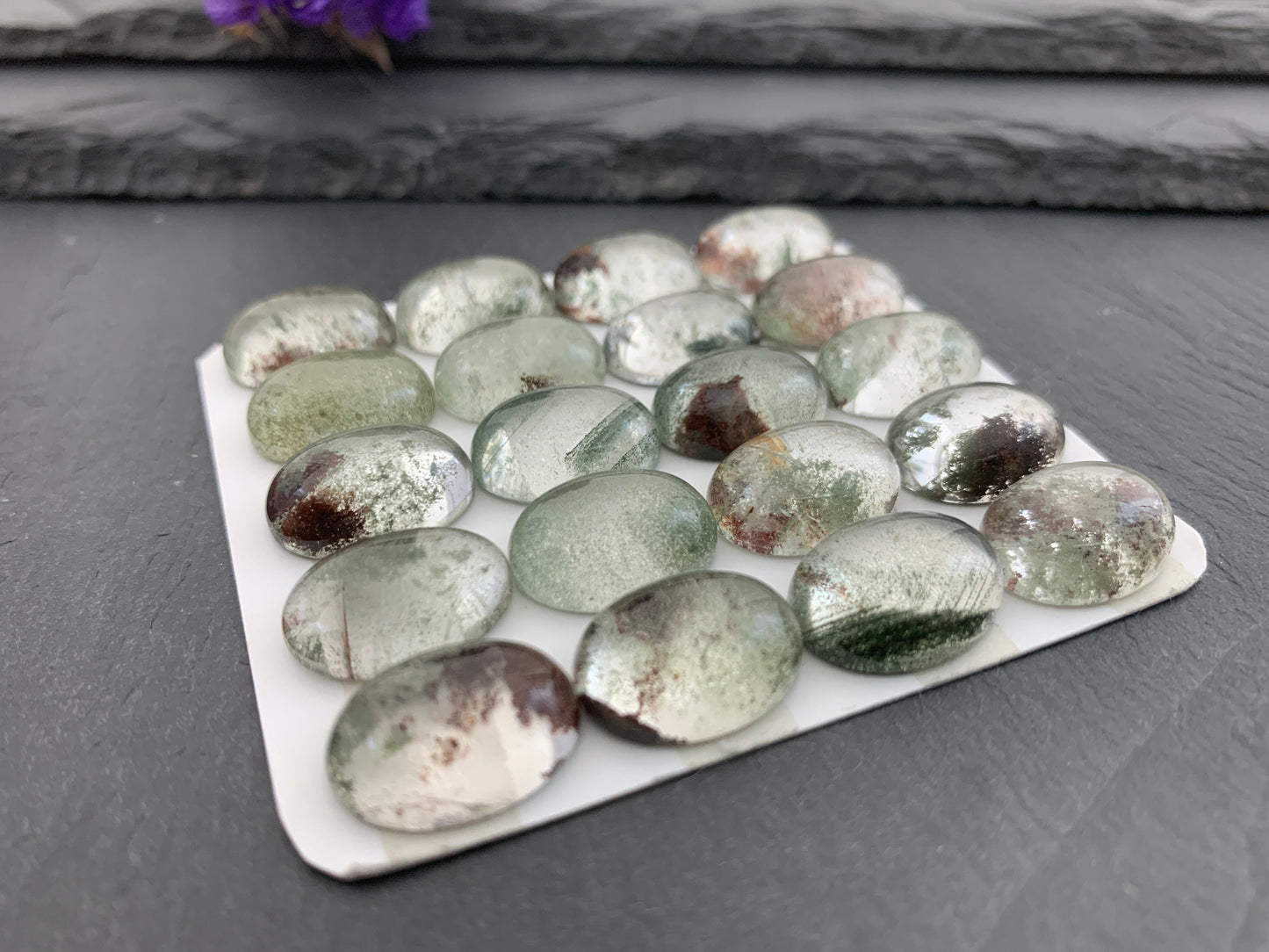 Green Phantom Crystal oval 12x16mm cabochon - Calibrated cabochons