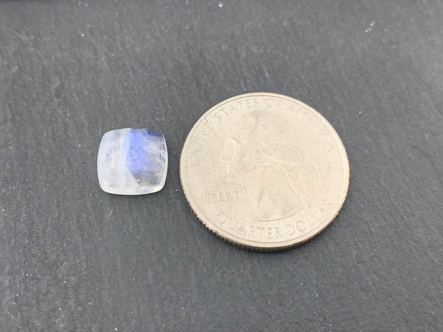 Rainbow Moonstone square cushion 10mm cabochon - Calibrated cabochons