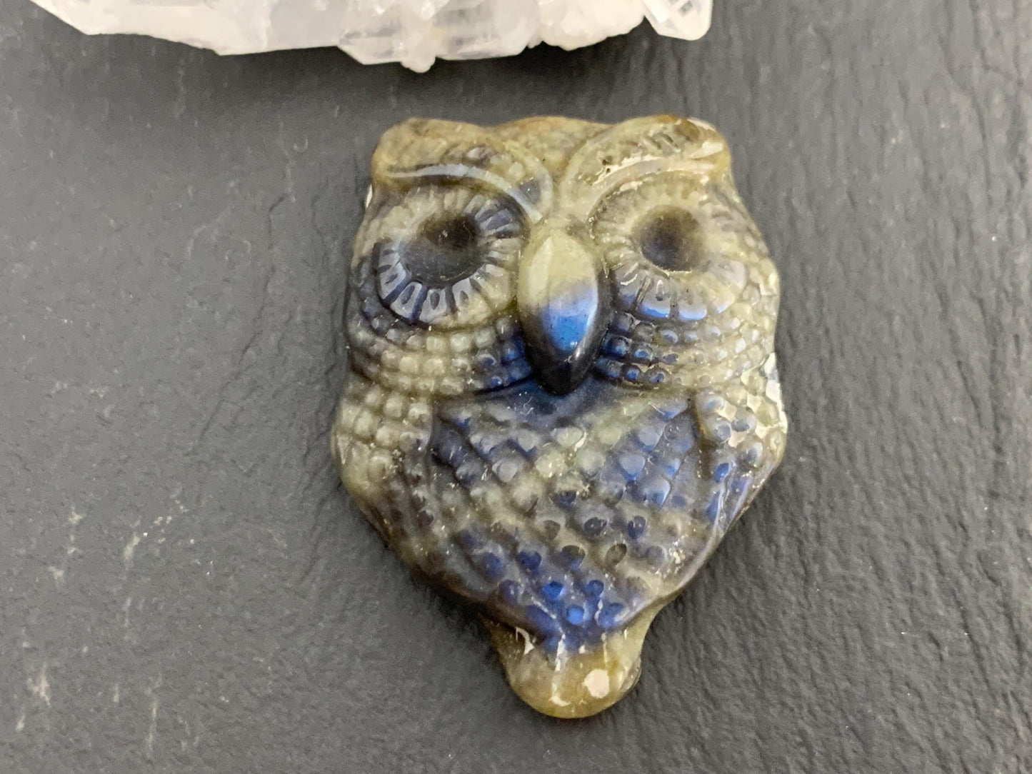 Labradorite owl 26x36mm cabochon carving