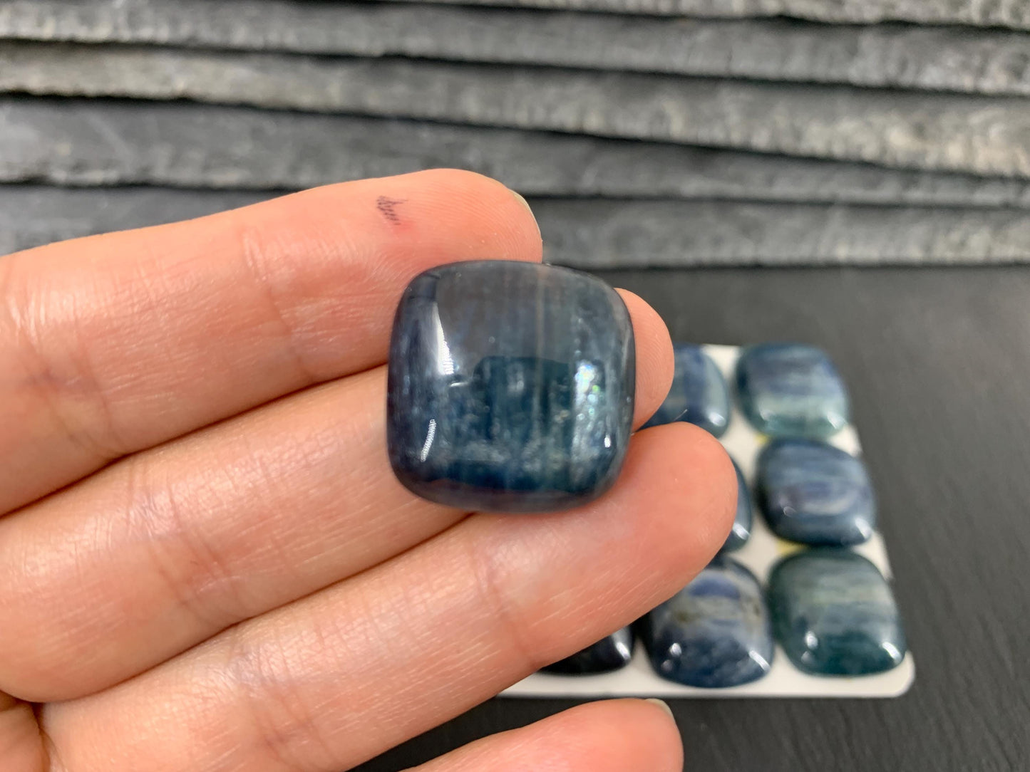 Kyanite square 20mm cabochon - Calibrated cabochons