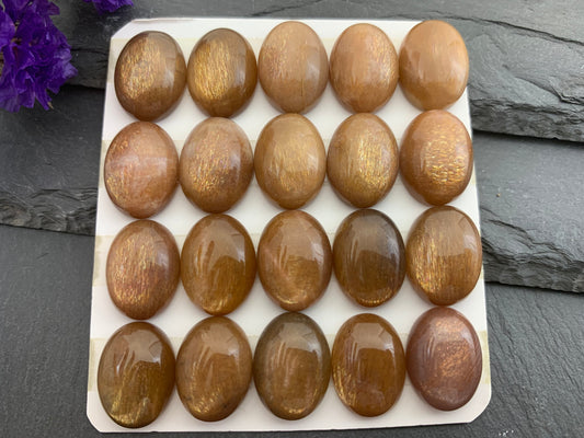 GoldSand Sunstone oval 12x16mm cabochon