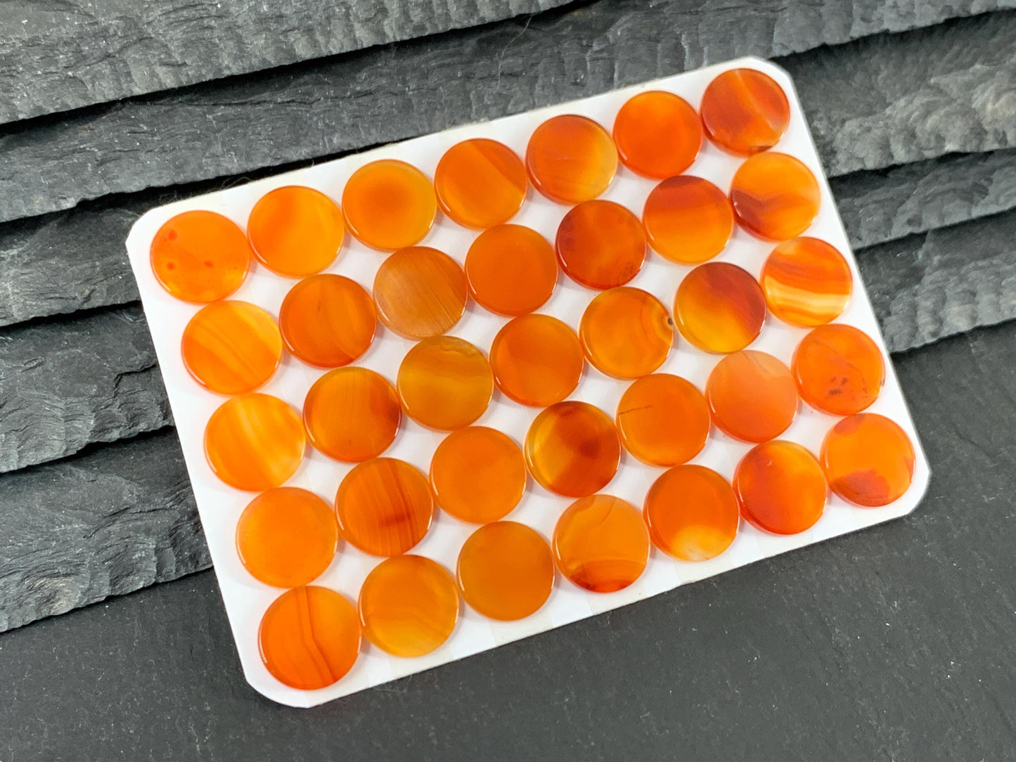 Flat Carnelian round 10mm cabochon - Calibrated cabochon