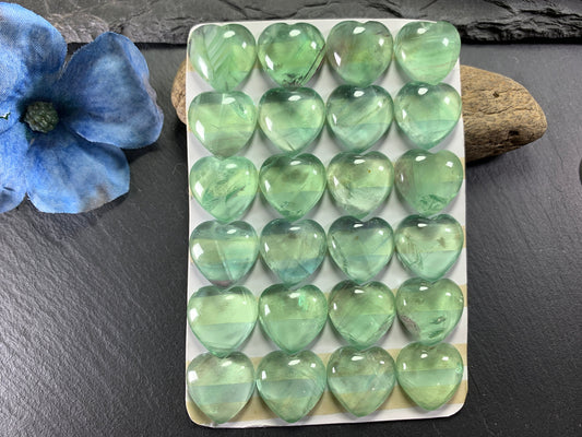 Green Fluorite heart 18mm cabochon - Calibrated cabochons