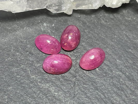 Ruby oval 4x6mm cabochon