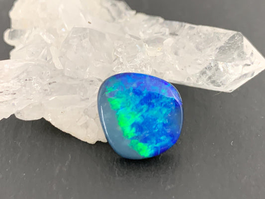 Australian Opal doublet 12x13x4mm cabochon