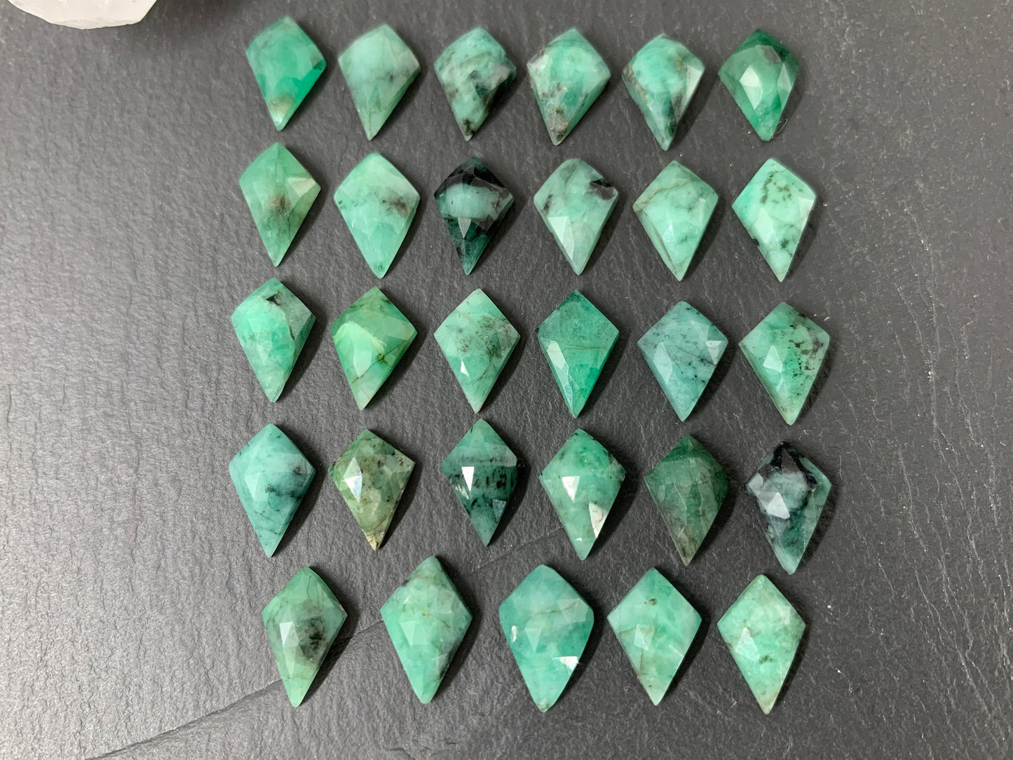 Faceted Emerald rhombus 8x12mm cabochon