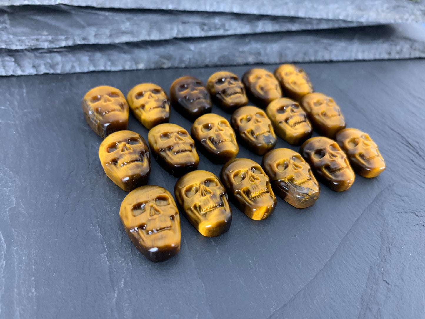 Tiger eye skull 15x22mm cabochon
