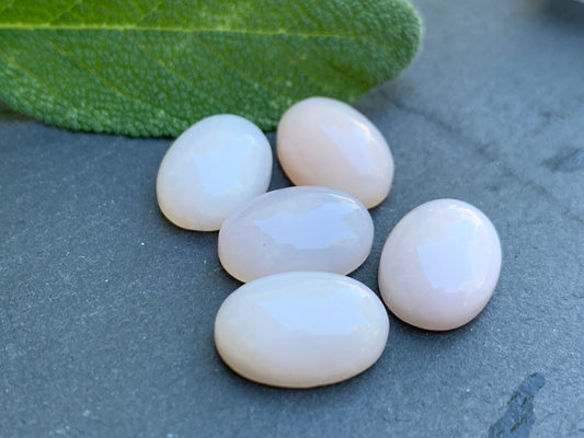 Pink Opal oval 10x14mm Cabochon