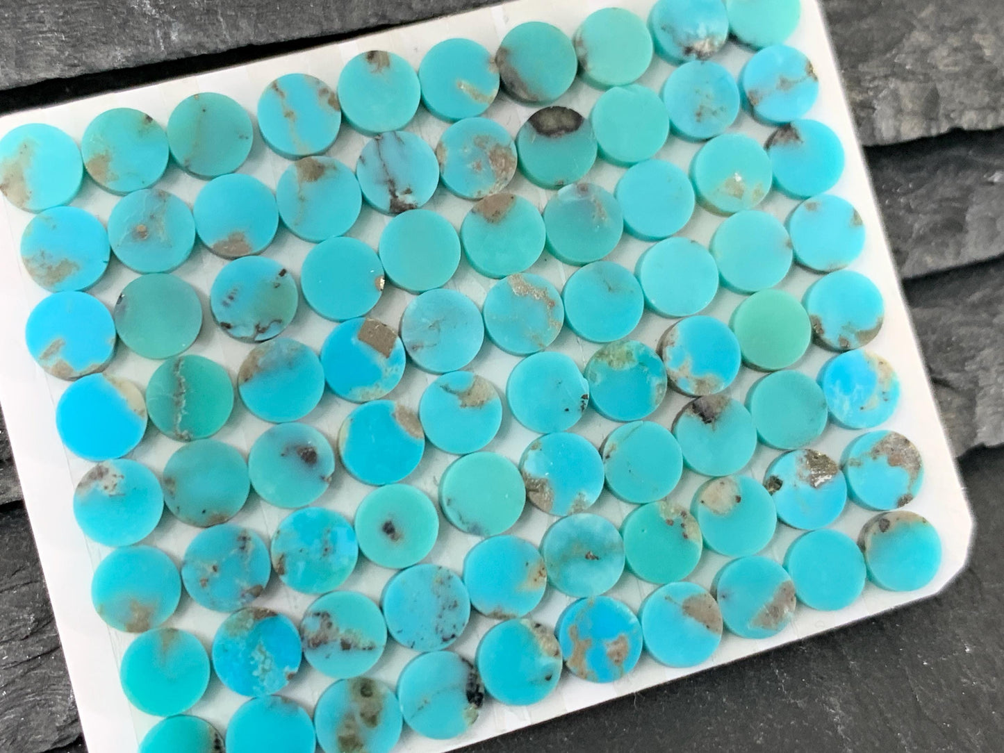 Flat Turquoise round 5mm cabochon - Calibrated cabochons