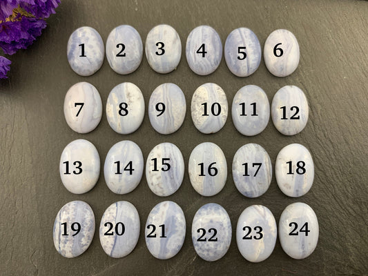 Blue Lace Agate oval 13x18mm cabochon - Calibrated cabochons