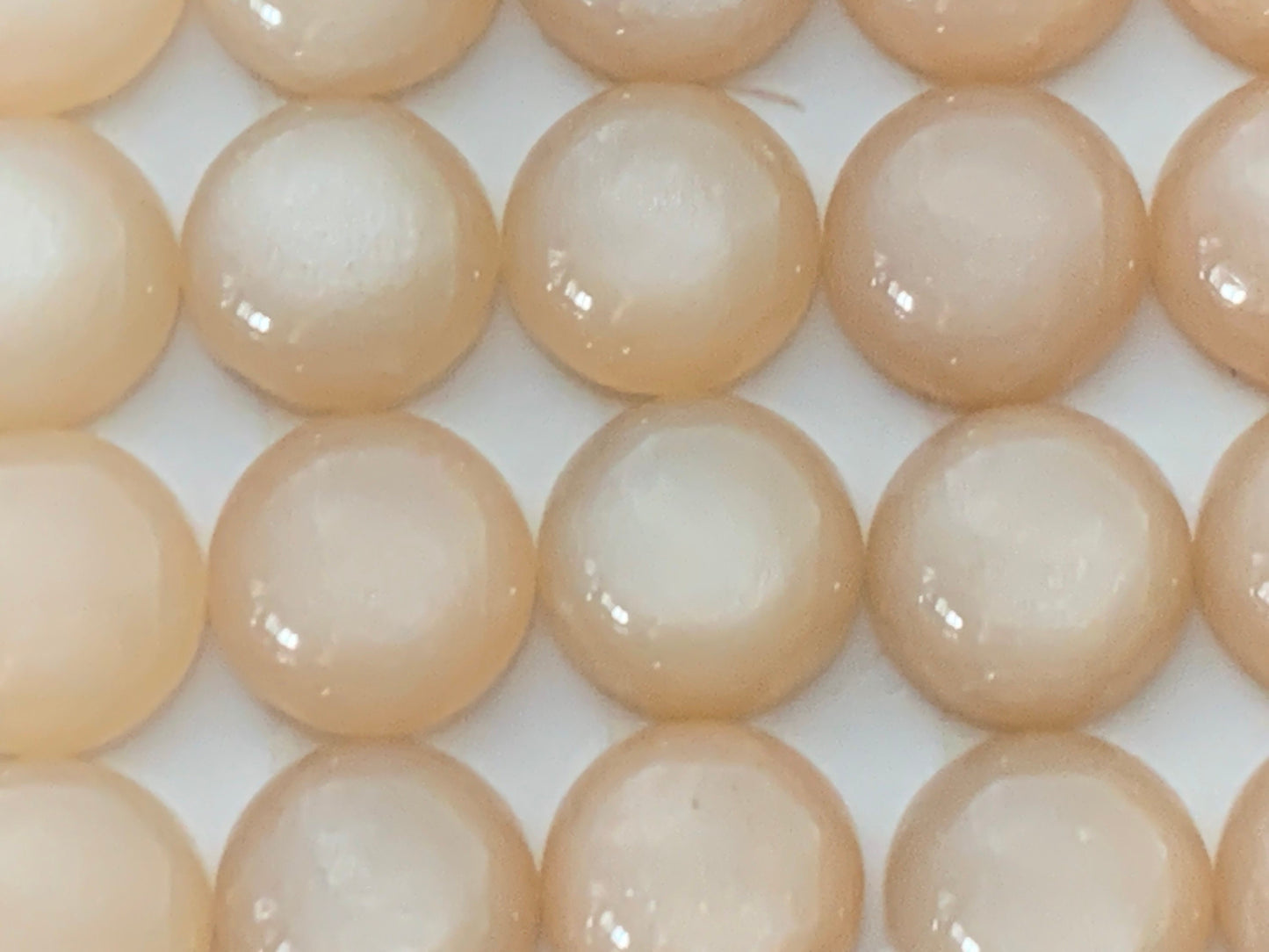Peach Moonstone round 10mm cabochon - Calibrated cabochons