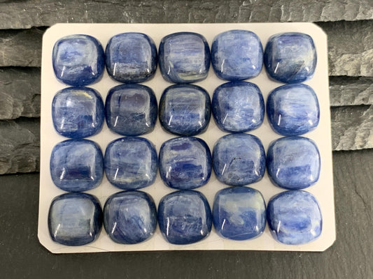 Kyanite square cushion 14mm cabochon - Calibrated cabochons