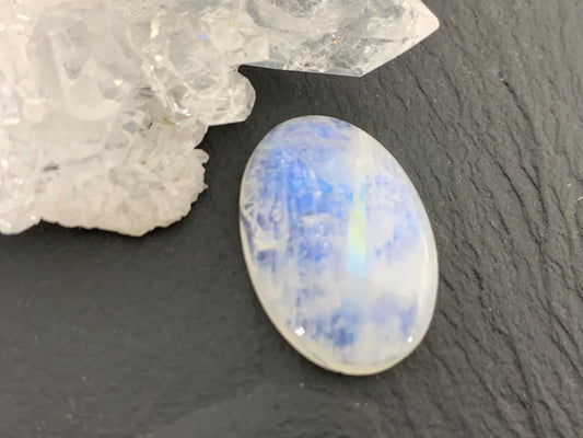 Rainbow Moonstone oval 21x15x6mm cabochon