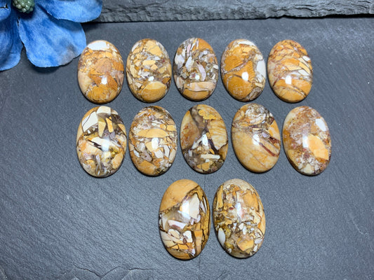 Brecciated Mookaite oval 20x30mm cabochon - Calibrated cabochons