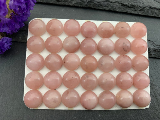 Pink Chalcedony round 10mm cabochon - Calibrated cabochons