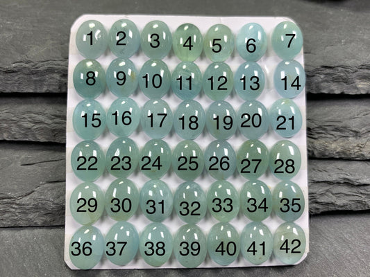 Aquamarine oval cabochon 8x10mm - Calibrated cabochons