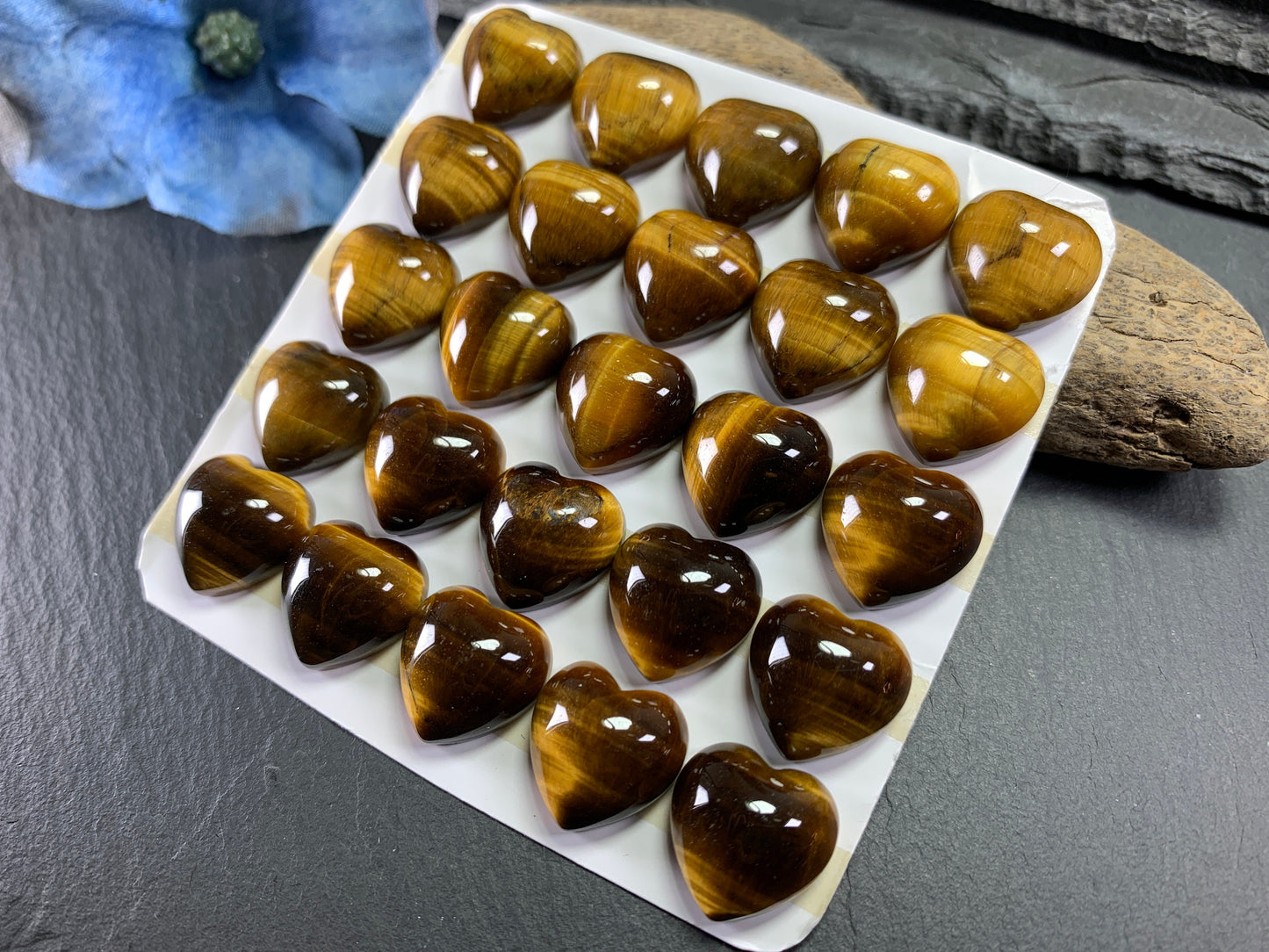 Tiger Eye heart 15mm cabochon - Calibrated cabochons