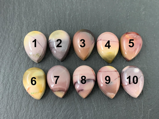 Mookaite Jasper pear 10x14mm cabochon