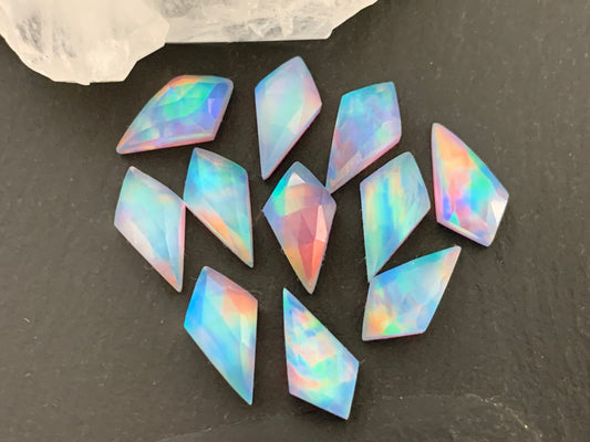 Faceted Aurora Opal kite 8x16mm cabochon - Doublet cabochons