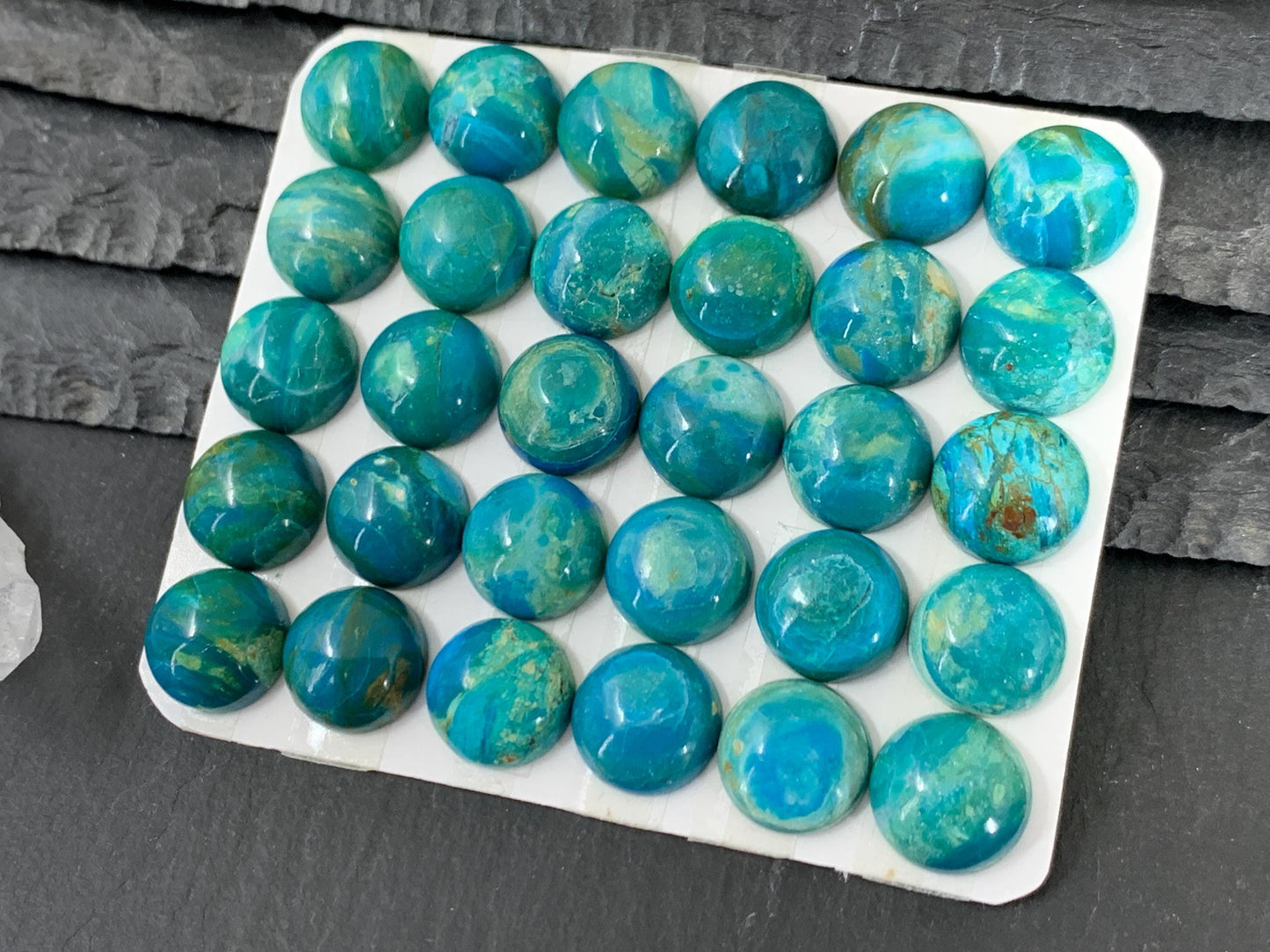 Opaline round 12mm cabochon - Calibrated cabochons
