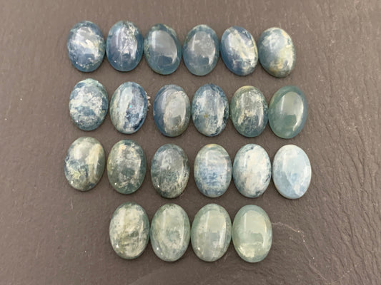 Aquamarine oval 10x14mm cabochon - Calibrated cabochons