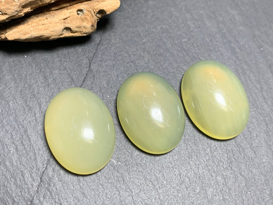 Yellow Opal oval 15x20mm cabochon - Calibrated cabochons