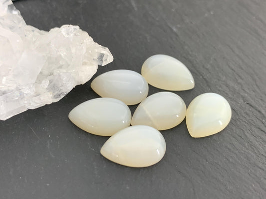 White Moonstone pear 10x14mm cabochon - Calibrated cabochons