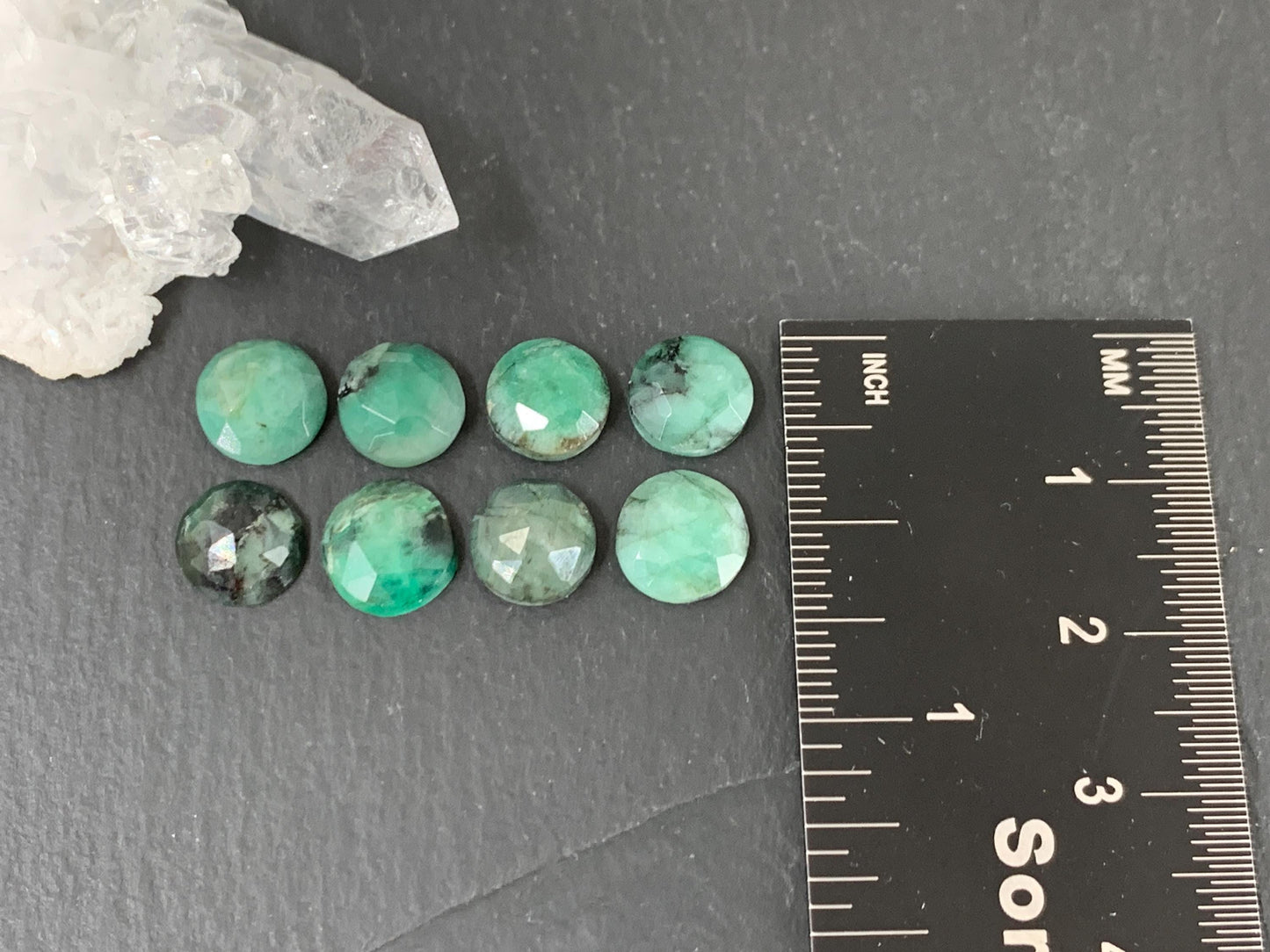 Rose cut Emerald round 8mm cabochon.