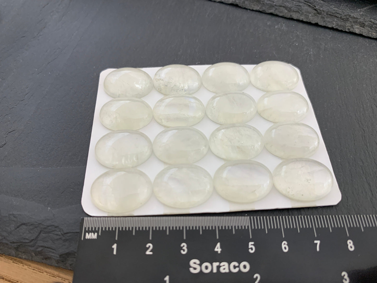 Rainbow Moonstone oval 15x20mm cabochon - Calibrated cabochons