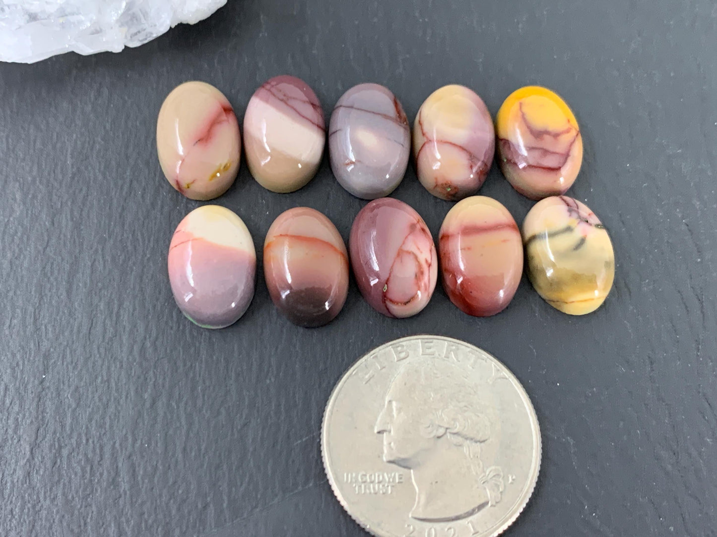 Mookaite oval 10x14mm cabochon