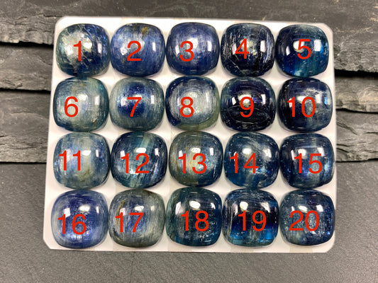 Kyanite square cushion 15mm cabochon - Calibrated cabochons