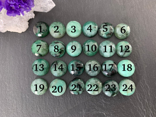 Faceted Emerald round 10mm cabochon