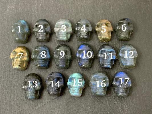 Labradorite skull 17- 18mm cabochon carving