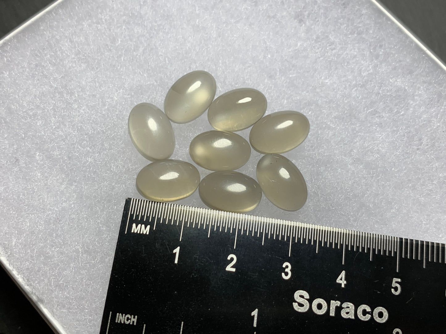 Grey Moonstone oval 8x12mm Cabochon - Calibrated cabochons