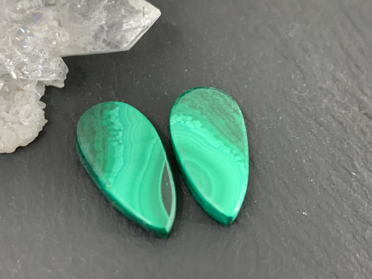 Malachite pear 10x21x3.5mm cabochon pair