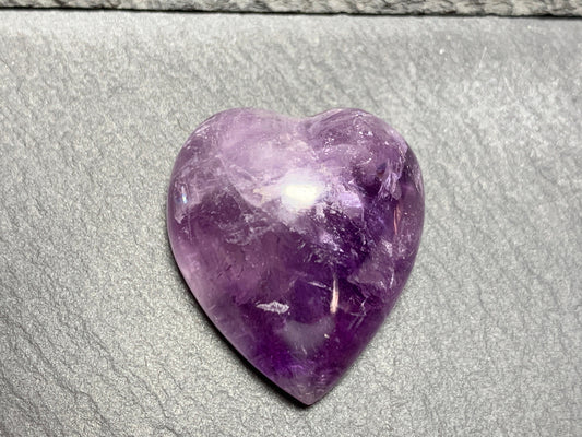 Amethyst heart 29x26x14mm cabochon- handmade in Africa