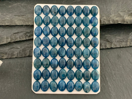 Blue Apatite oval 6x8mm cabochon - Calibrated cabochons